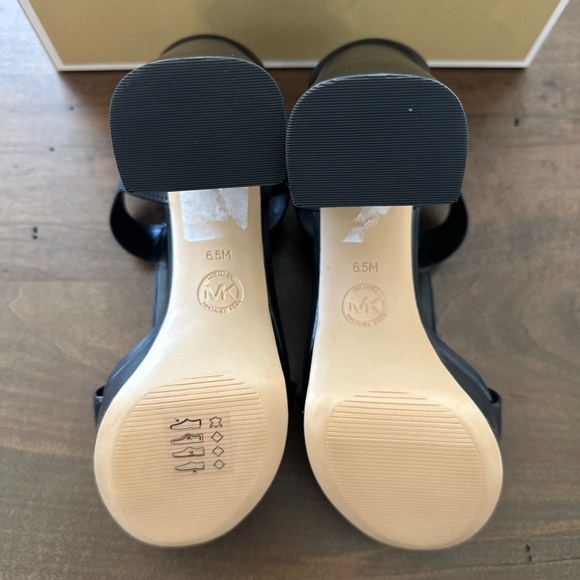 Michael Kors Berkley Mid Sandal Black Leather Platform Gold Zipper Women's 6.5 - Picture 8 of 9